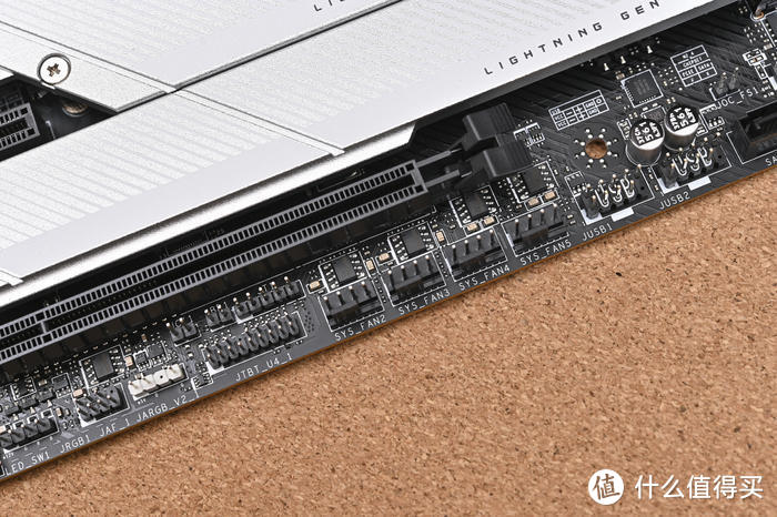 经典再升级——微星 MPG Z790 EDGE TI MAX WIFI 刀锋主板开箱简测