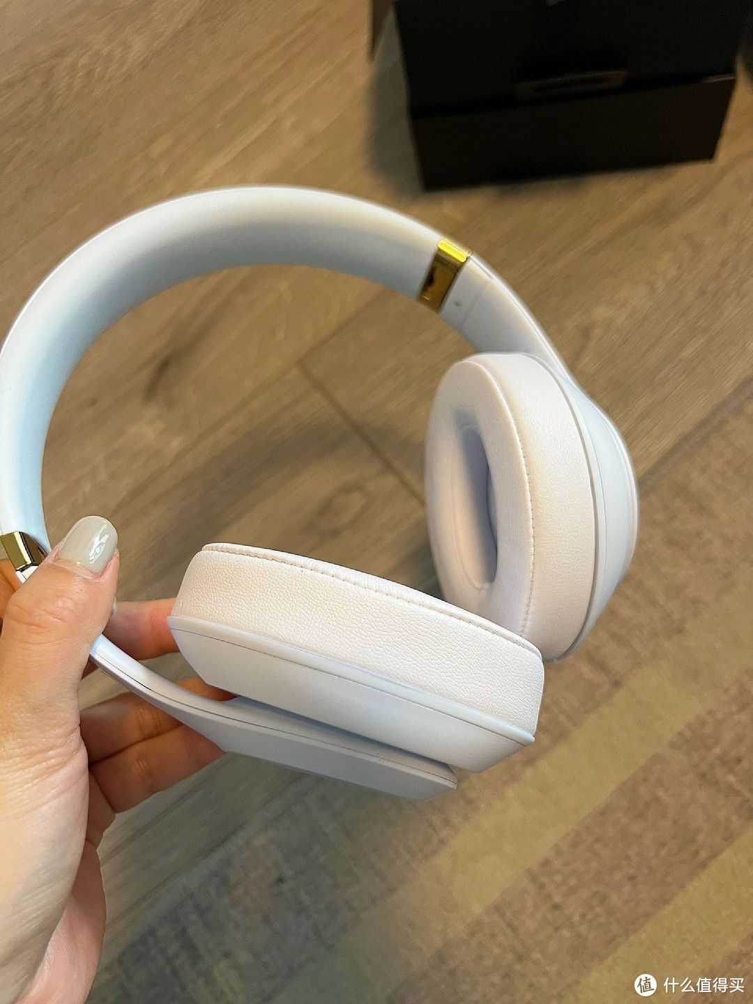 美版Beats Solo Pro耳机：音质与舒适性的太香了 
