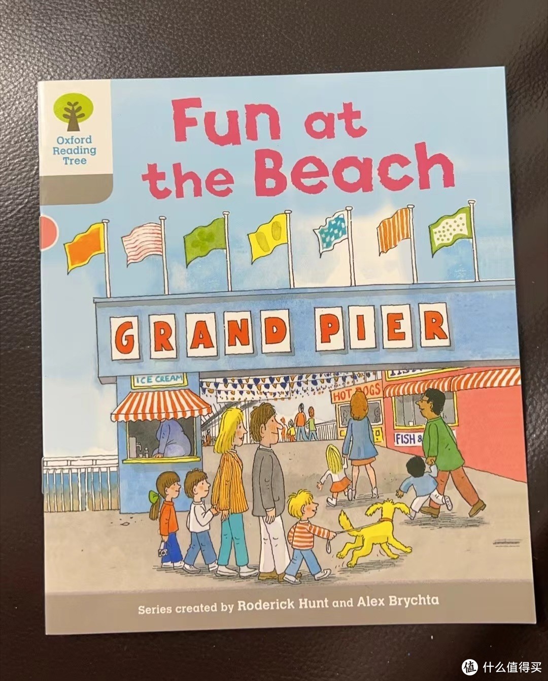 英语启蒙故事《Fun at the Beach》