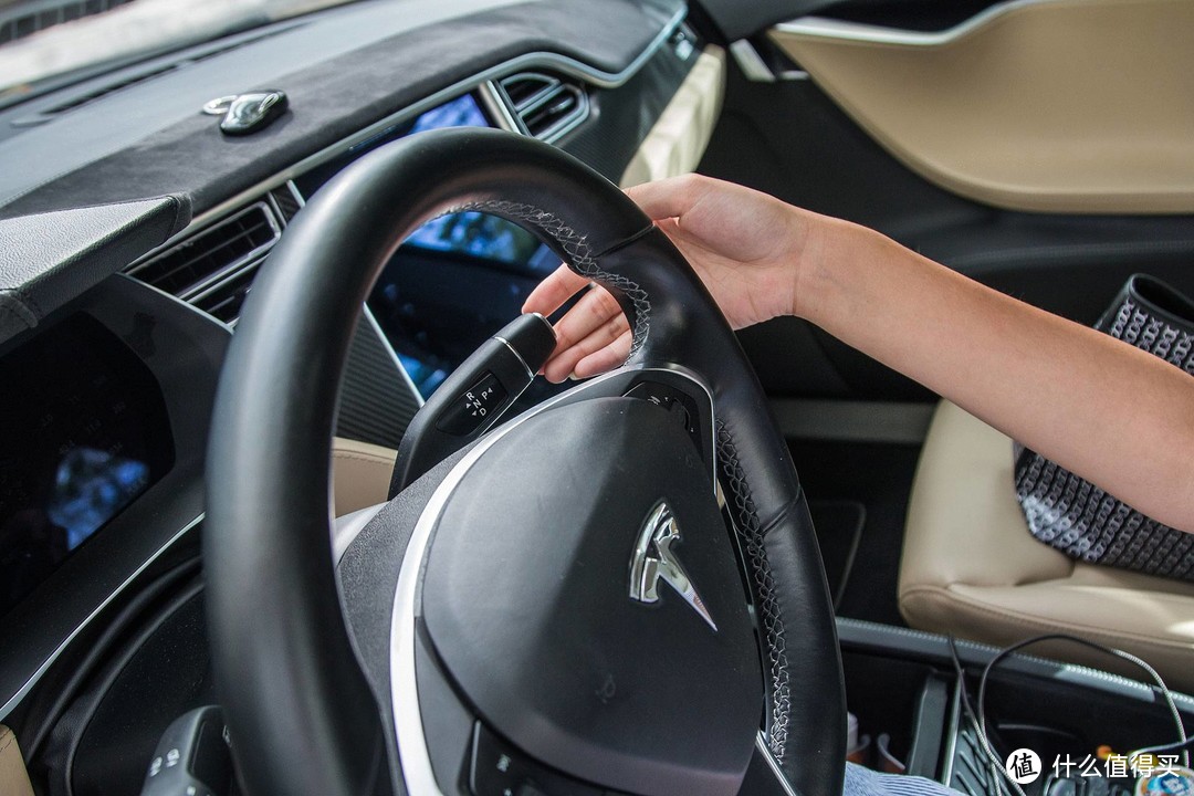 新Model 3的屏幕换挡，可能是汽车发展史上最反人类的设计