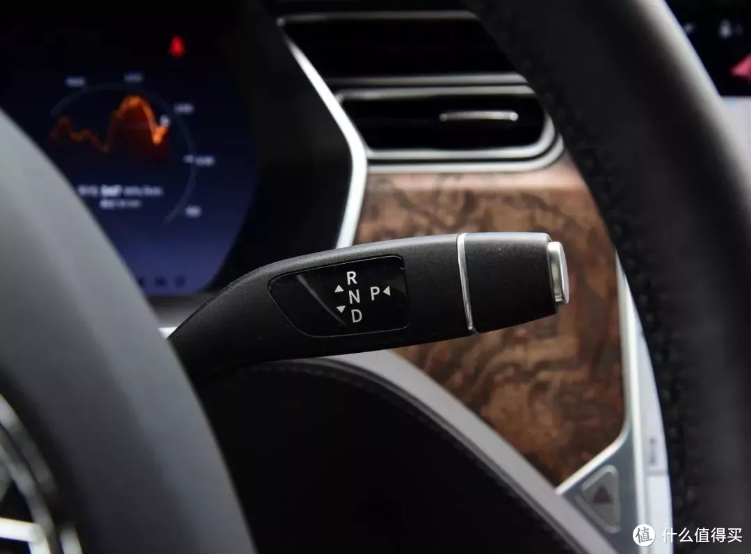 新Model 3的屏幕换挡，可能是汽车发展史上最反人类的设计