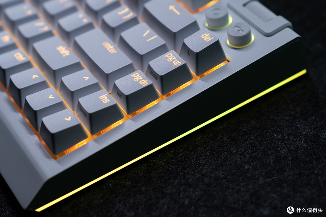 文章详情>配套软件雷蛇黑寡妇蜘蛛v4 75%热插拔键盘使用了雷蛇synapse