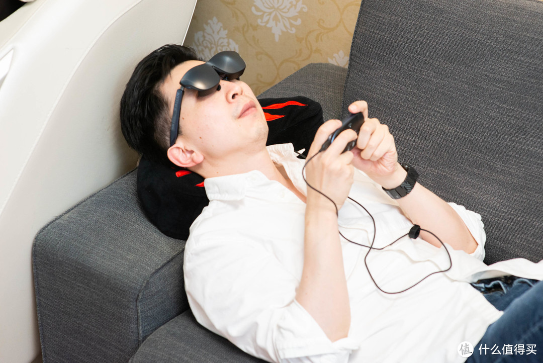 智能AR眼镜！两千元级别巨幕游戏观影的终极选择， 沉浸式体验Rokid Max+Station娱乐套装