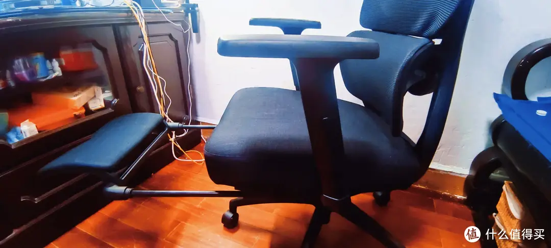坐着躺着靠着都舒适的联想小新人体工学椅