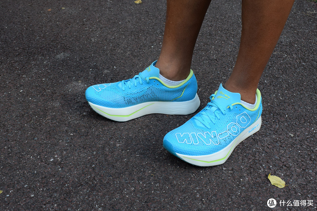 多威跑吧三代pb 3.0跑鞋,造就犀利的前趋性