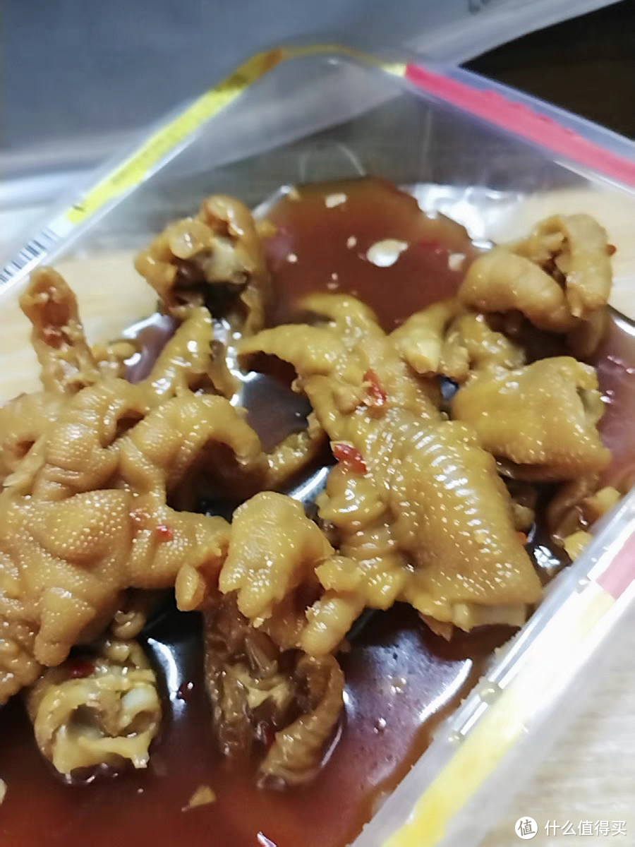 嘉兰无骨鸡脚：广东特产零食的酸辣魅力