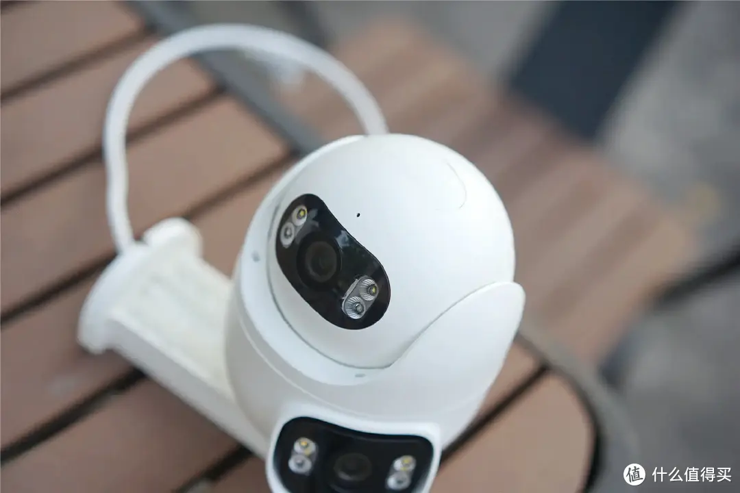创米小白智能户外摄像机Q2双摄照明版：双镜头双视野，全面监控不留死角