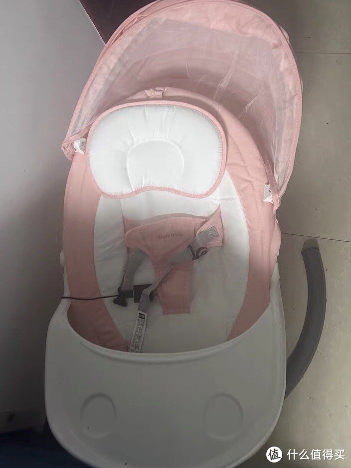 婴儿电动摇篮椅：创新科技与宝贝的温馨乐园