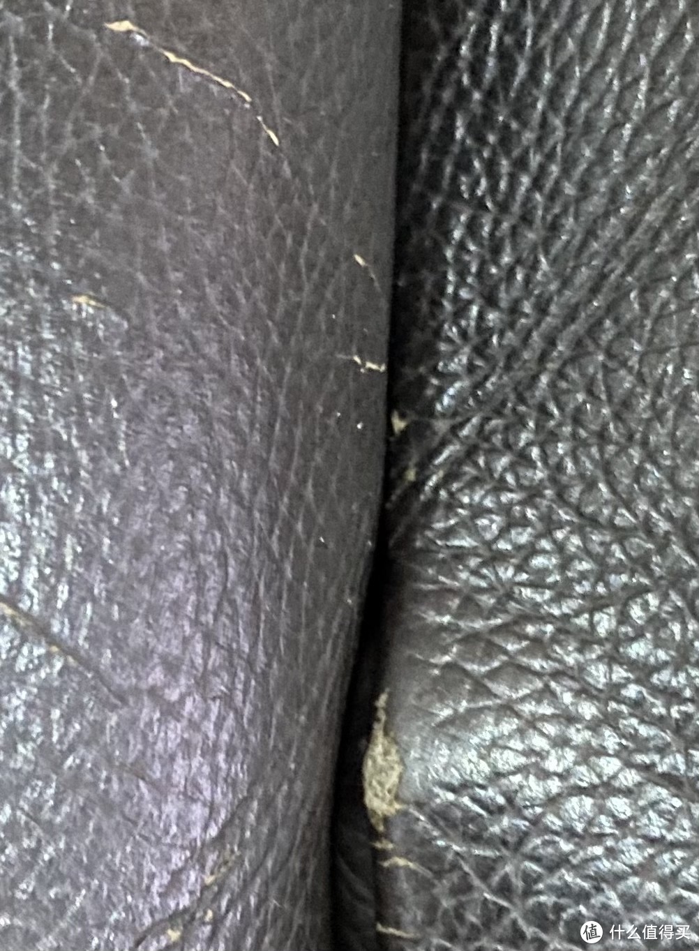 芝华仕真皮沙发质量有多差，2年时间开裂脱皮？