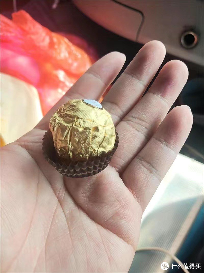 ￼￼费列罗（FERRERO）榛果威化糖果巧克力制品 婚庆喜糖48粒礼盒装600g 金榜推荐￼￼