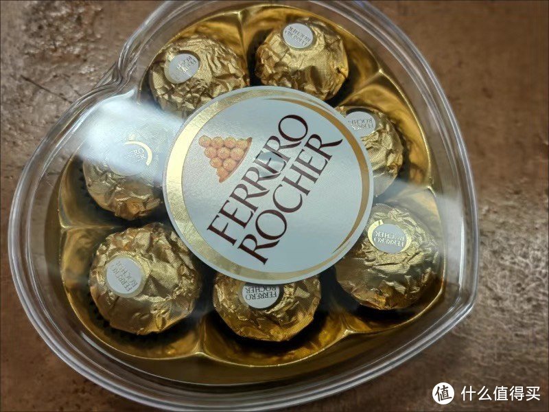 ￼￼费列罗（FERRERO）榛果威化糖果巧克力制品 喜糖零食节日礼物8粒心形装100g金榜推荐￼￼