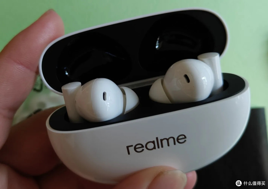 开箱:真我buds air5 云白_耳机_什么值得买