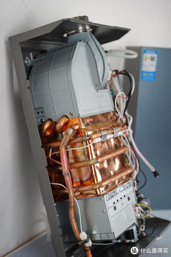 恒温燃气热水器怎么选？恒温和无冷感有什么区别？美的无冷感燃气热水器拆机评测