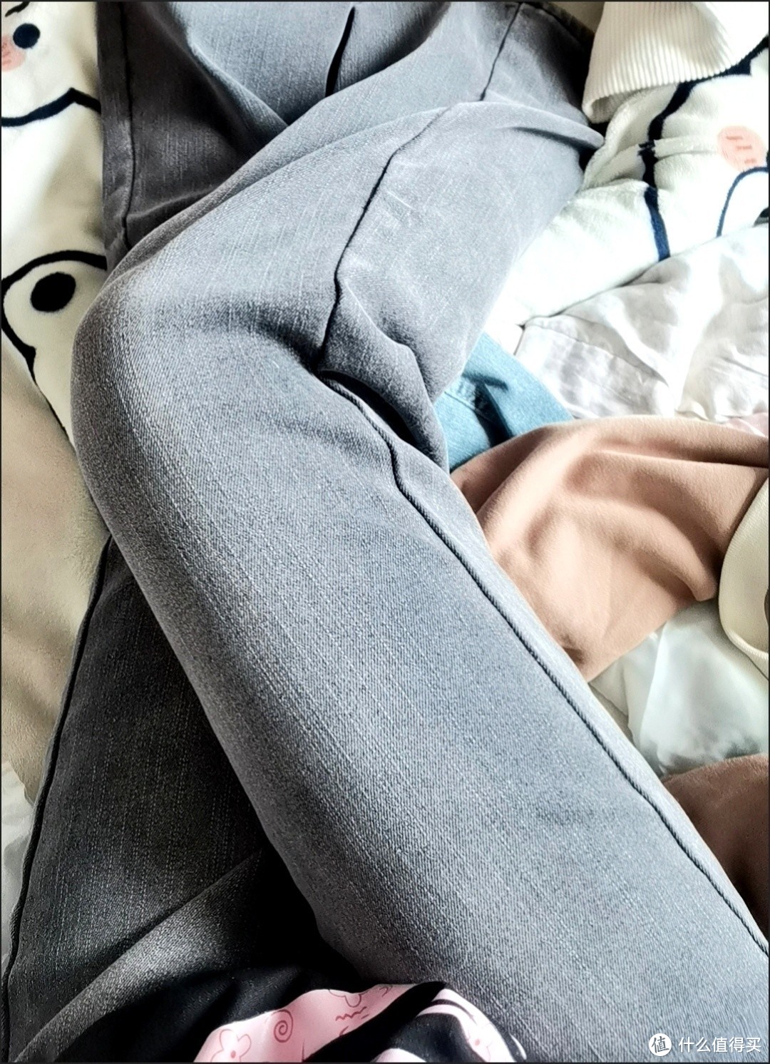 高腰加绒牛仔裤：保暖与时尚的完美结合