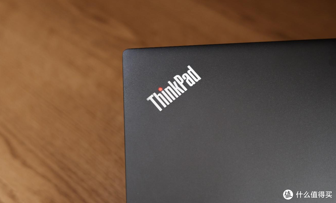 不愧是”能文能武“的办公生产力！ThinkPad T14P开箱指南