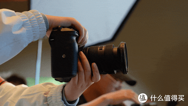 首款全画幅全域快门相机！索尼α9 III上手体验