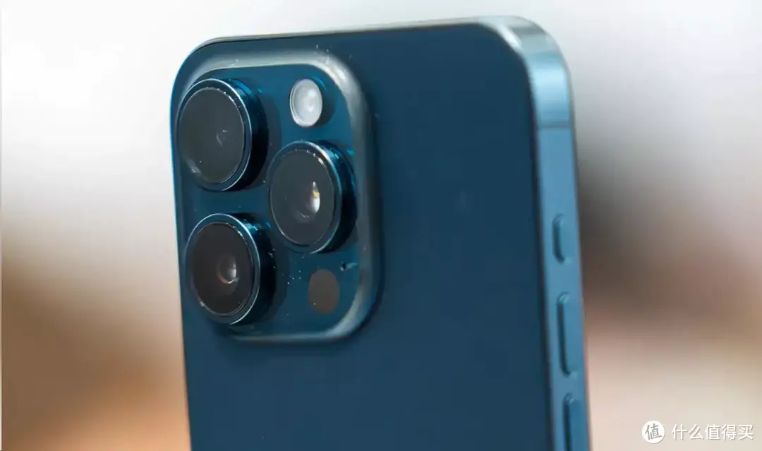 满血旗舰！苹果16 Pro Max曝光：屏窄高+“超长焦”镜头，价格破万