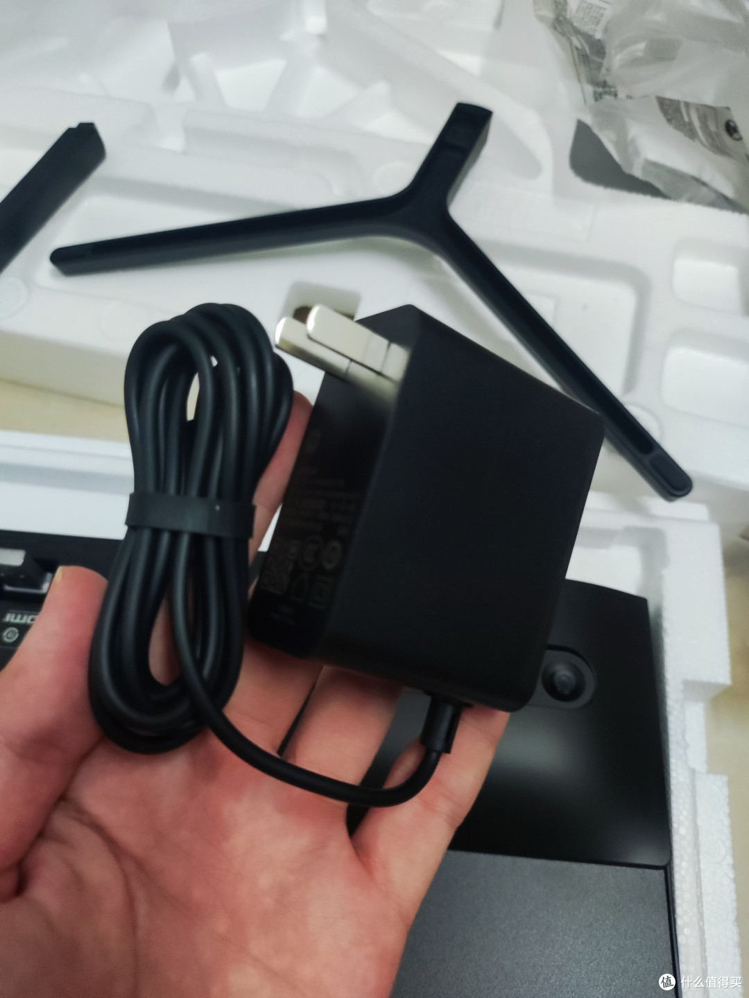 一直想买小米的这个爆款显示器，今天来试一下，小米23.8英寸显示器