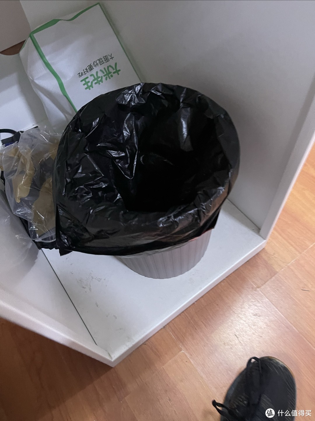 办公室里用的垃圾袋，确实很不错，从来没漏过也没破过