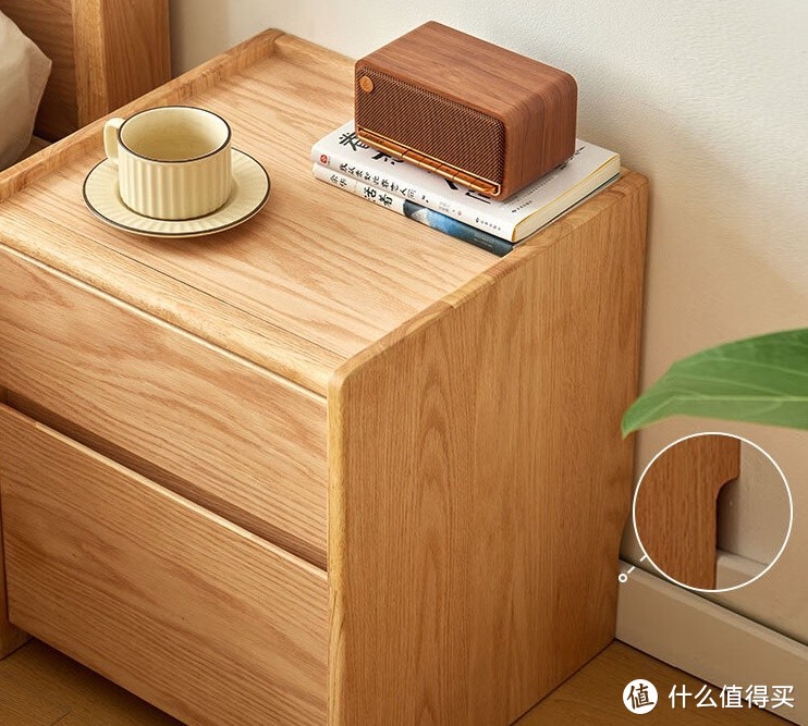 京东京造 实木床头柜 多层储物——材质与颜值并存