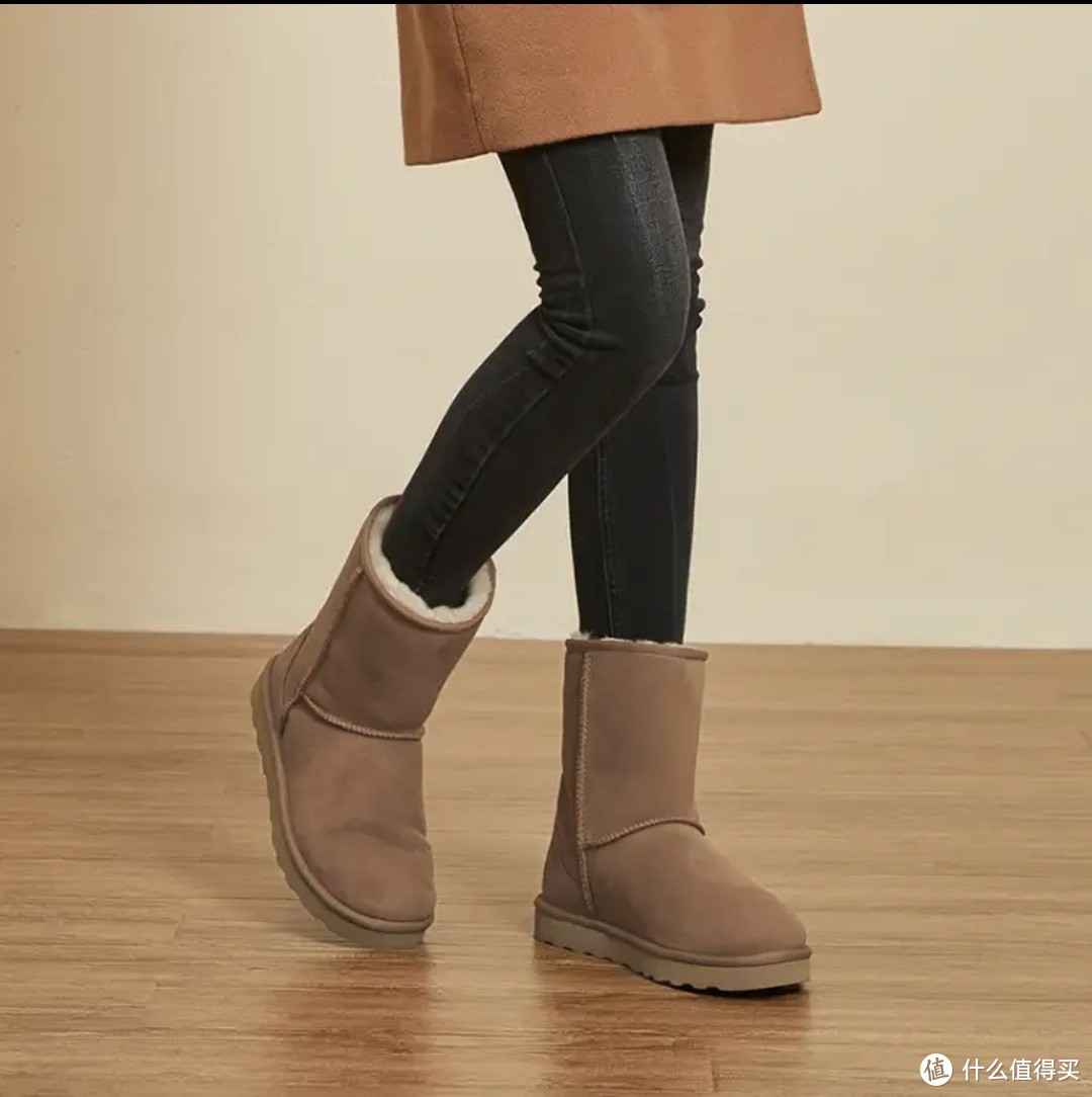 寒冷的冬季，选一双保暖的雪地靴吧