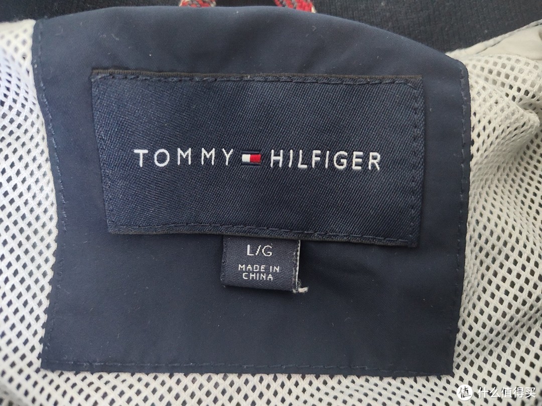 一件「Tommy 飞行夹克」让你成为街头时尚焦点！