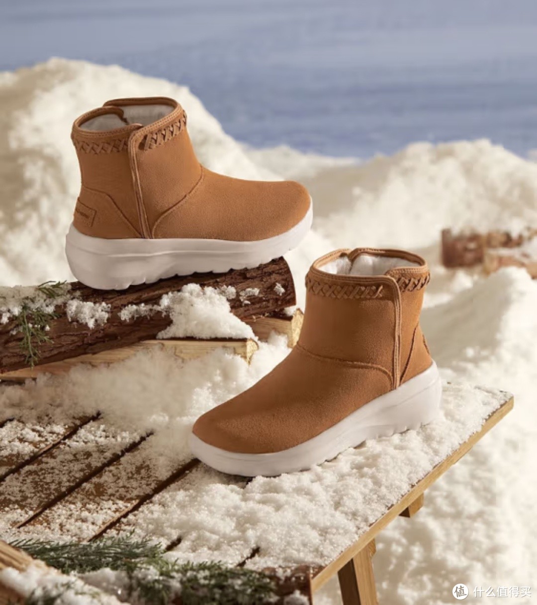 大雪纷飞的季节，来一双雪地靴保暖吧，我们一起踩雪去