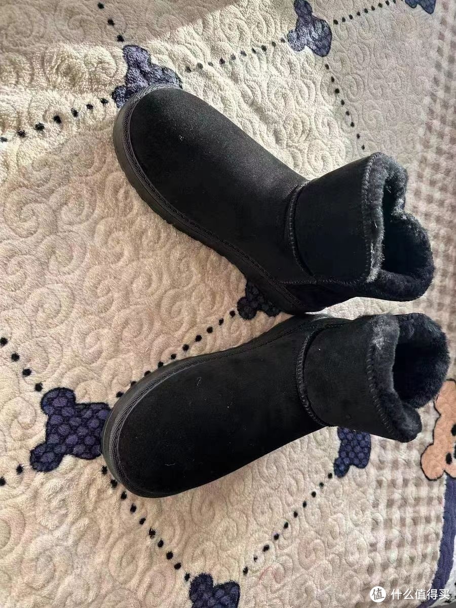 鸿星尔克雪地靴：冬日时尚舒适的首选