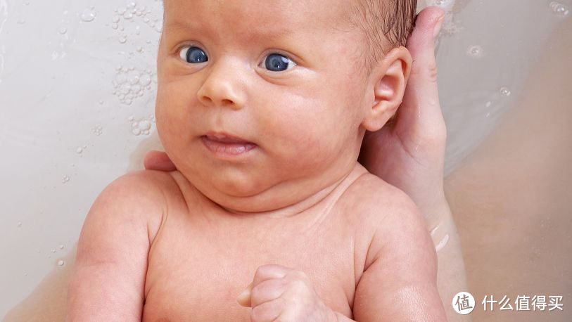 新生儿胸部“发育“，出生几天来大姨妈，育儿冷知识你知道几个？
