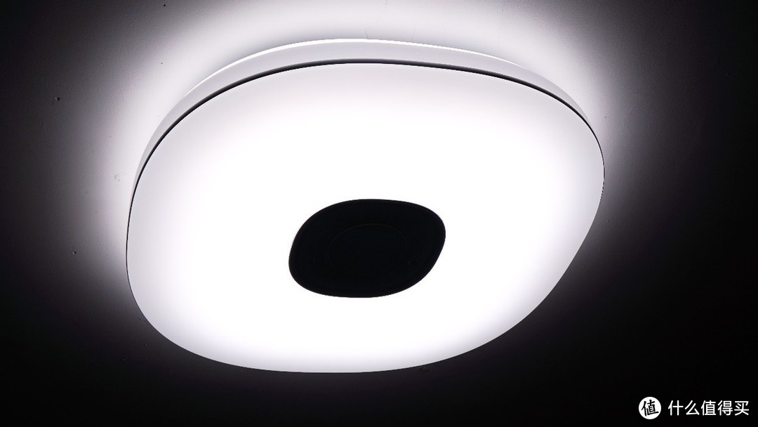 全方位舒适照明，设计与亮度全面升级的明基智能照明Aora
