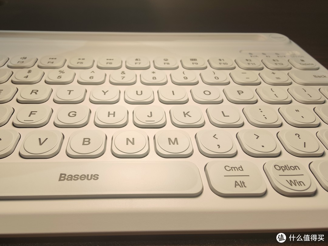 倍思 IPAD 蓝牙键盘：一款让你工作效率翻倍的神器!