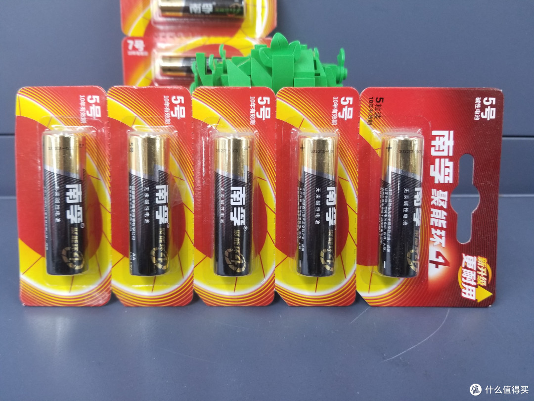 南孚新一代聚能环 4 电池,比普通电池更长寿命,更耐用!