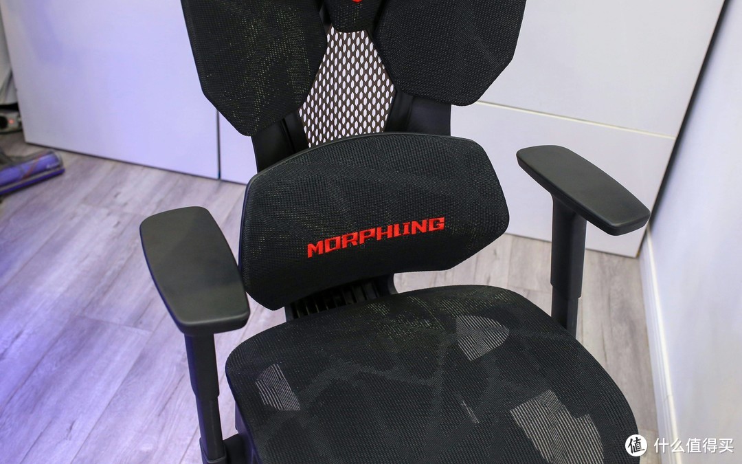 电竞椅和人体工学椅的结合？动态支撑2.0技术，变体精灵灵透M-501电竞人体工学椅