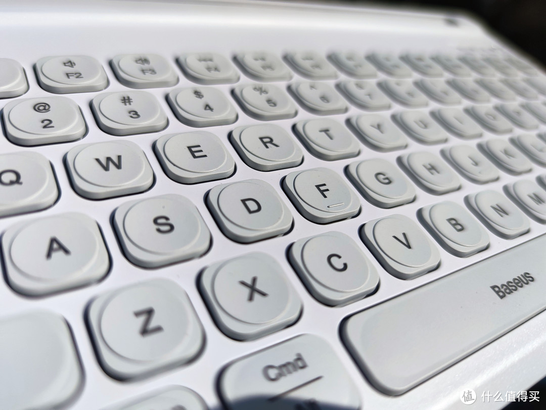 Ipad平板的必备伴侣，工作学习的得力助手——倍思K02超薄三模无线键盘使用报告