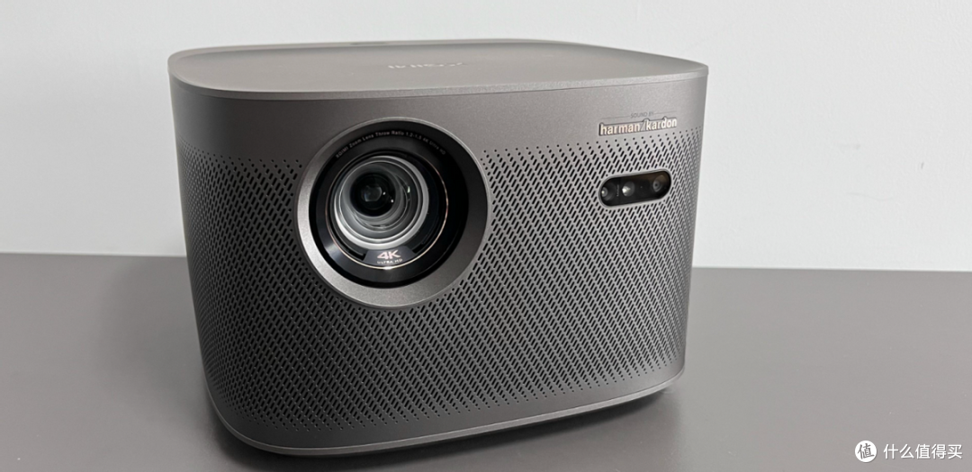 2023年投影仪该怎么选？LED还是激光？看完这篇文章你就知道了