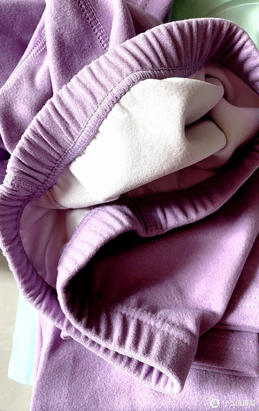 蚕蛋白自发热双面德绒保暖内衣套装——女性冬季的暖心守护者