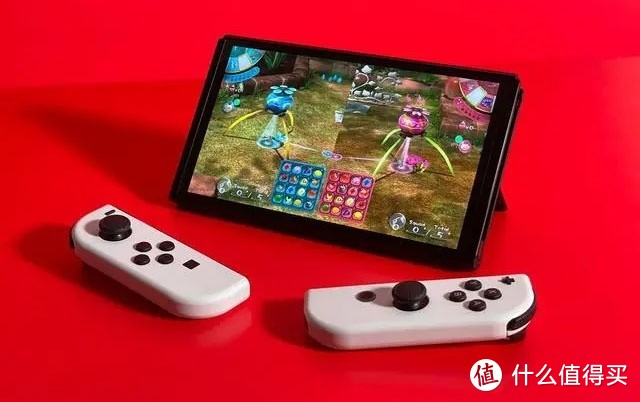 任天堂 Switch OLED游戏机评测：更大、更好的显示屏和出色的支架
