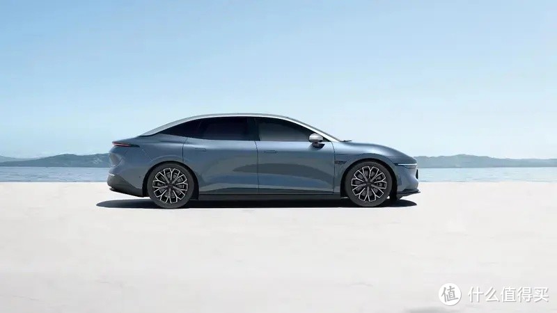 极氪首款纯电轿车 007 申报图公布，11 月 17 日开启预售