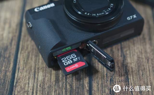 一张单反相机喂不饱的存储卡-Netac朗科256GB SD存储卡