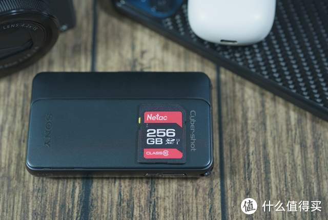 一张单反相机喂不饱的存储卡-Netac朗科256GB SD存储卡