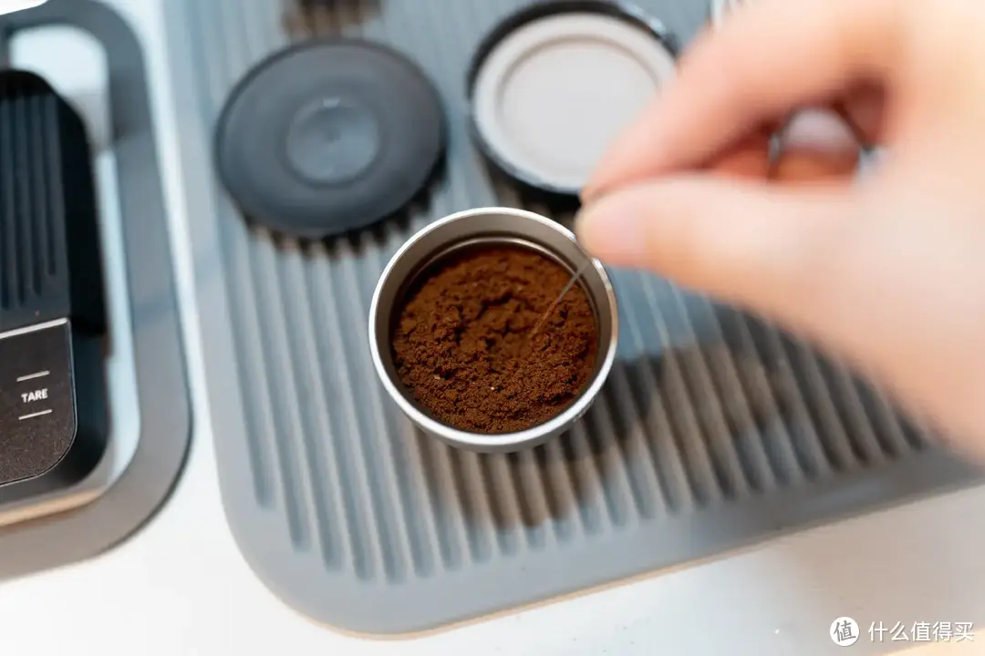 这是一款可随身携带的高阶口袋咖啡机，WACACO Picopresso便携式咖啡机入手使用体验