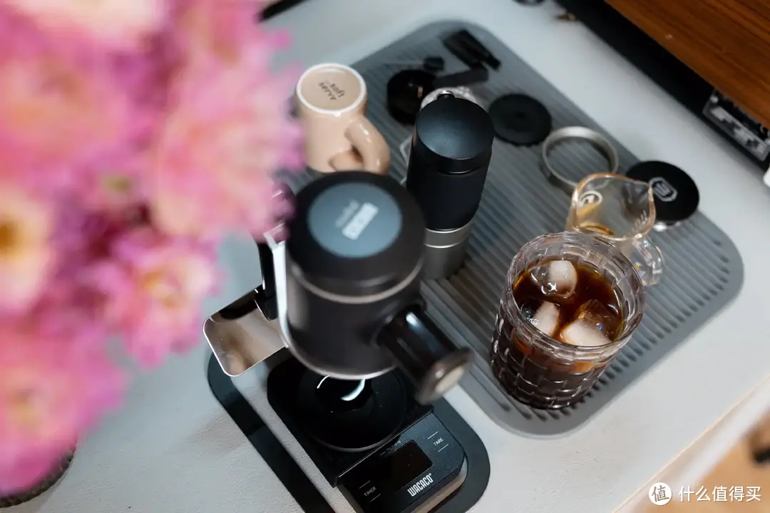 这是一款可随身携带的高阶口袋咖啡机，WACACO Picopresso便携式咖啡机入手使用体验