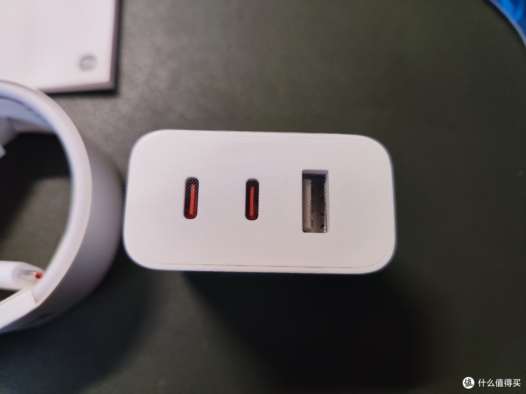 67w小米三口充电器,完美解决出差充电难题