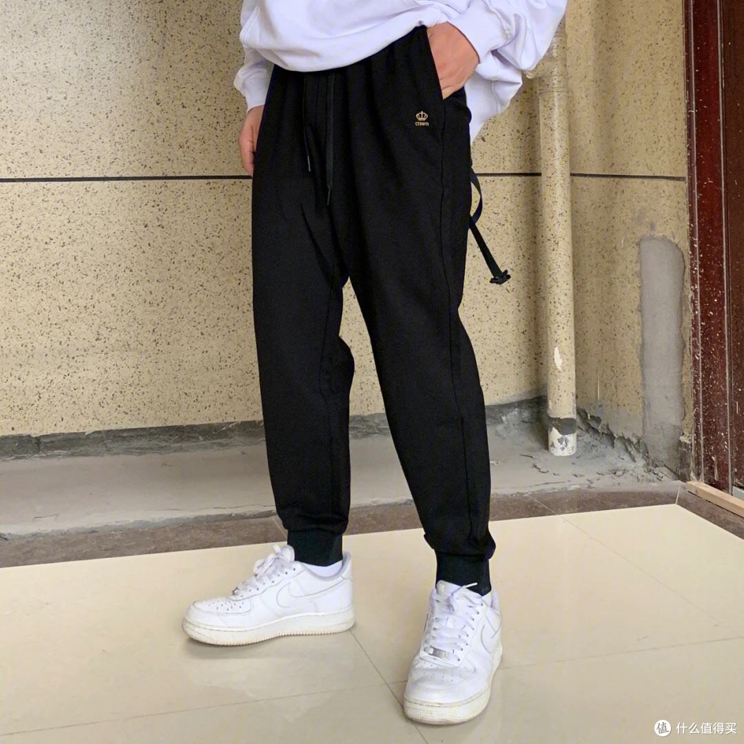 束脚裤让你成为街头潮流之王