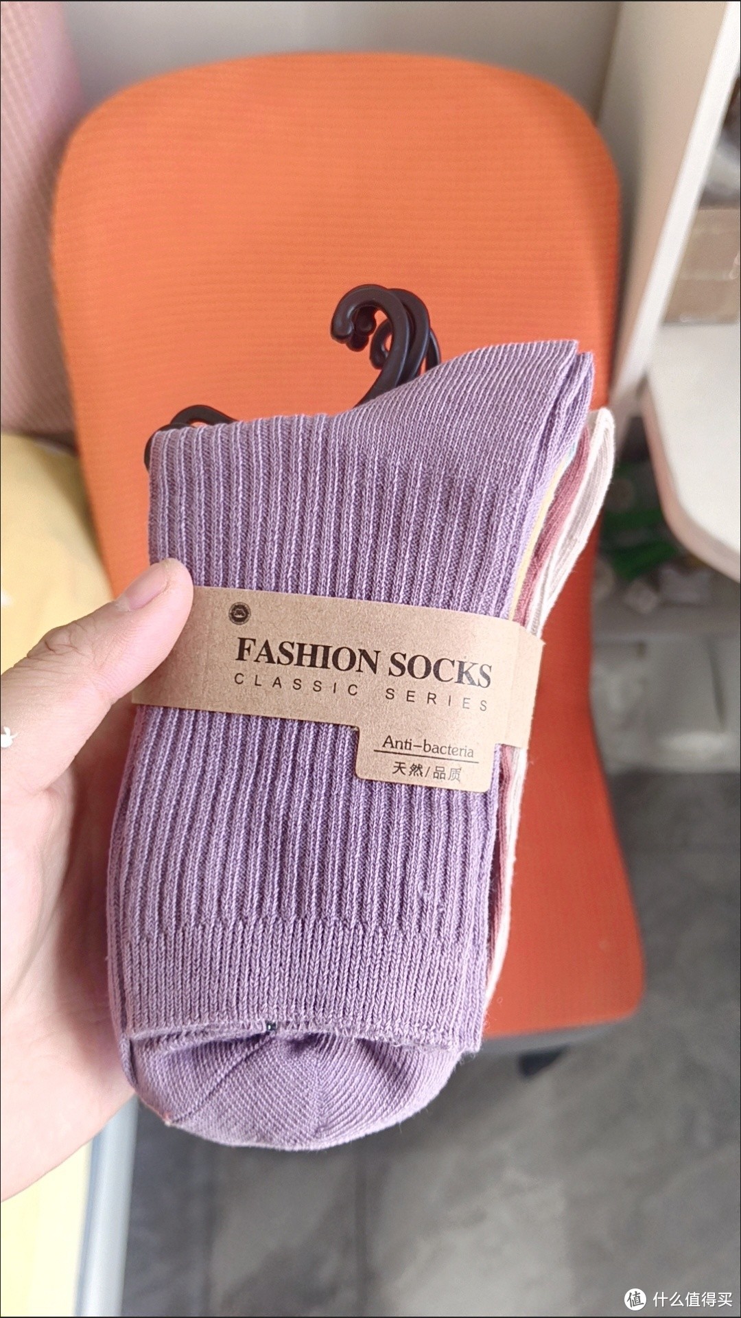纯色之美，双针之暖——100%纯棉双针款袜子女秋冬季加厚抗菌防臭中筒袜