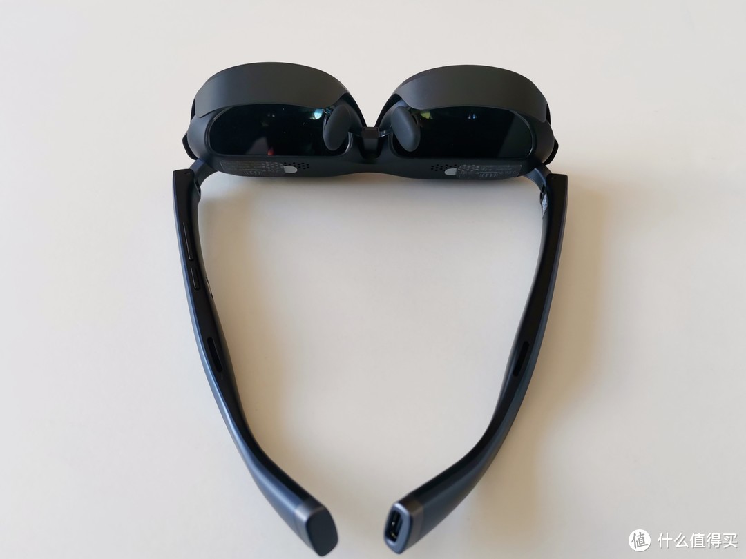 一个人住看电影，AR眼镜、投影仪、VR眼镜哪个体验感更好？Rokid Max深度体验分享