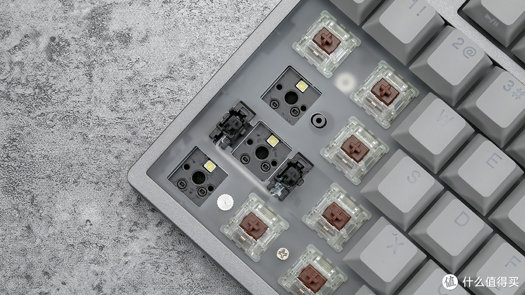 经典配色，全新手感：杜伽K320 V2星光版机械键盘评测