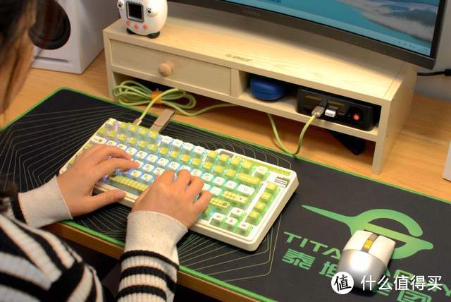 珂芝(KZZI)K75炫彩版，一款拒绝焦虑的机械键盘，支持双结构切换