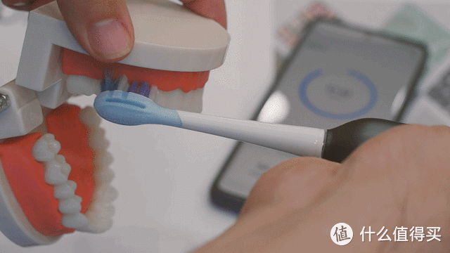 刷牙的第三次革命赋予感知力和记忆力，usmile笑容加F10PRO数字牙刷让电动牙刷进入智能化新时代
