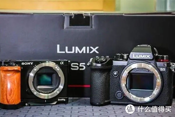 松下全画幅微单相机S5怎么样？松下全画幅微单相机S5双镜头套装开箱评测